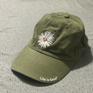 ‘Life is Good’ Daisy Embroidered Baseball Cap